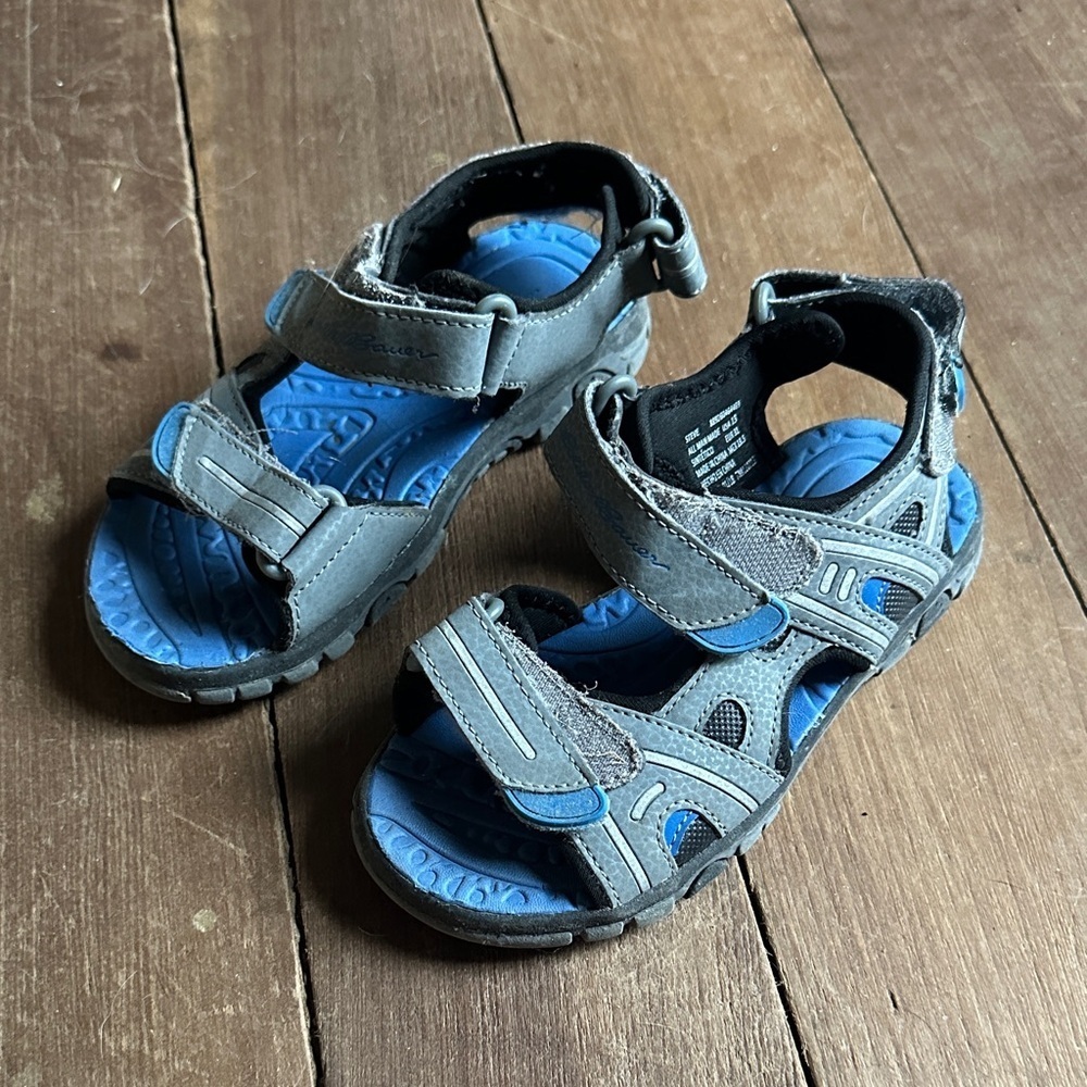 Eddie Bauer Boys sandals size 13